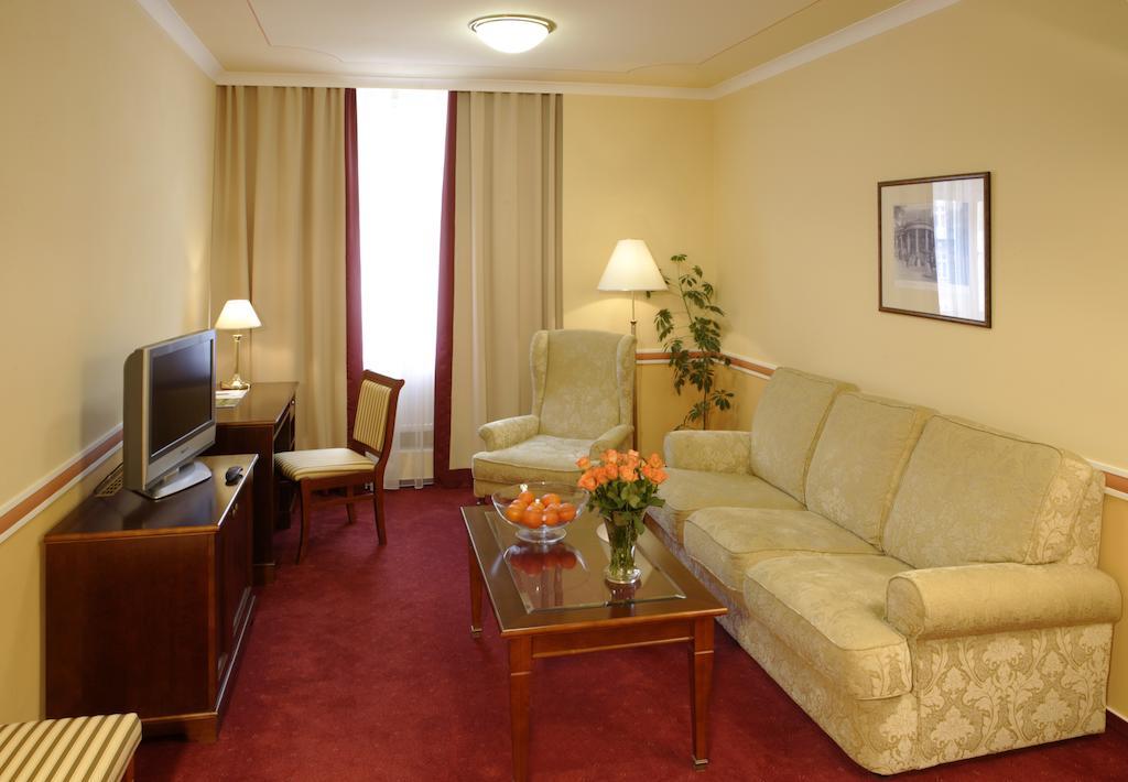 Hotel Embassy Карловы Вары Номер фото